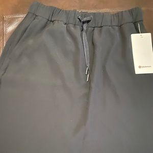 Lululemon  On the fly skirt sz 10 NWT